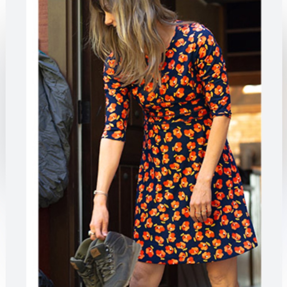 Title Nine Buttah Floral Print Dress. Quarter Length Sleeve Dress. Size S
